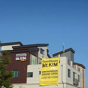Mr. Kim Gasthuis